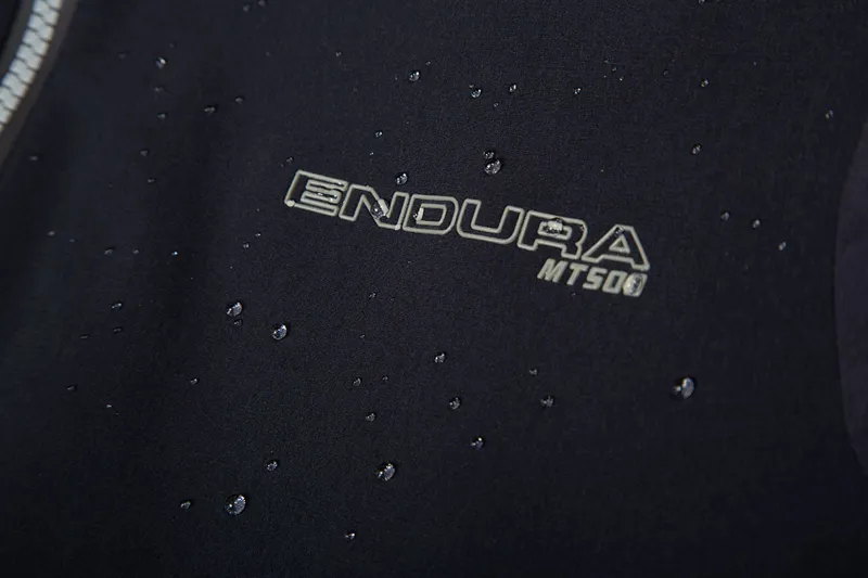 Endura MT500 Womens Waterproof Jacket in Black-8