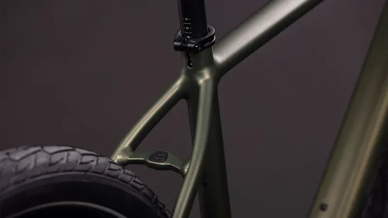 Cube Editor One Hybrid Bike in Reed Green/Black-2