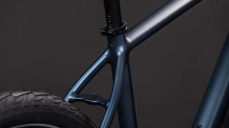 Cube Editor Pro Hybrid Bike in Mineral Blue/Chrome-3