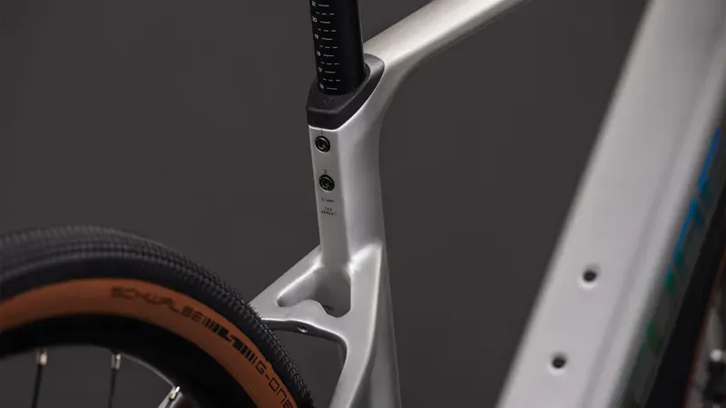 Cube Nulane Hybrid C:62 Race 400x E-Gravel Bike in Sleek Grey/Prism-3