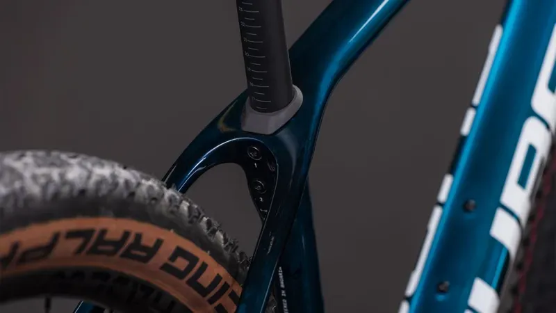 Cube Phenix C:68X Race Mountain Bike in Chrome Blue/Liquid Blue-4