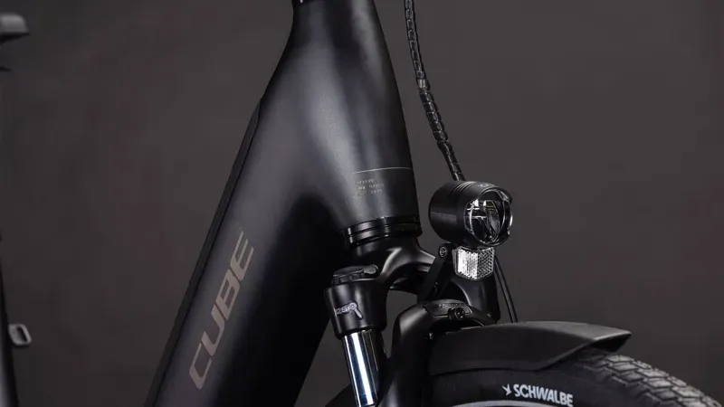 Cube Supreme Hybrid Comfort Pro 600 eHybrid Bike in Grey/Chrome-6