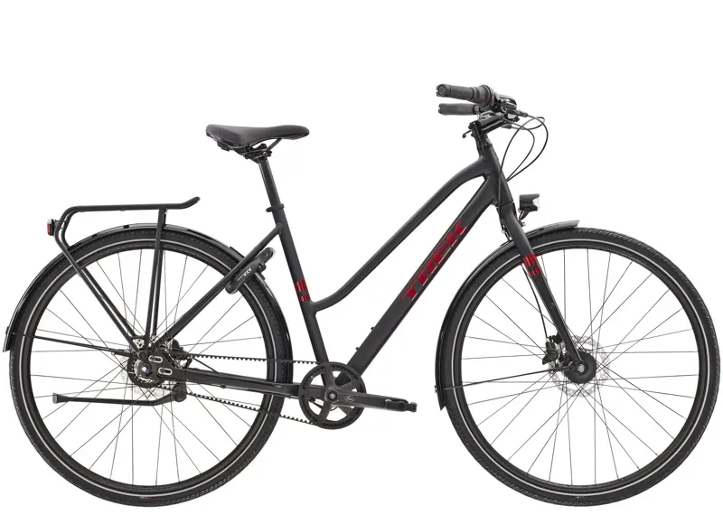 Trek District 3 Equipped Stagger Hybrid Bike in Black 