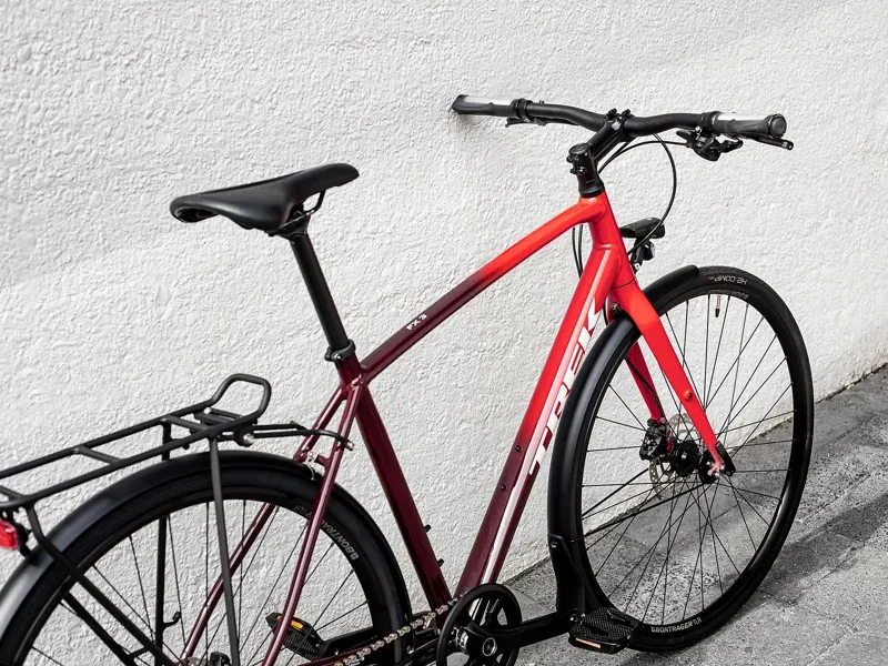 2022 Trek FX 3 Disc Equipped Hybrid Bike in Viper Red to Cobra Blood-2