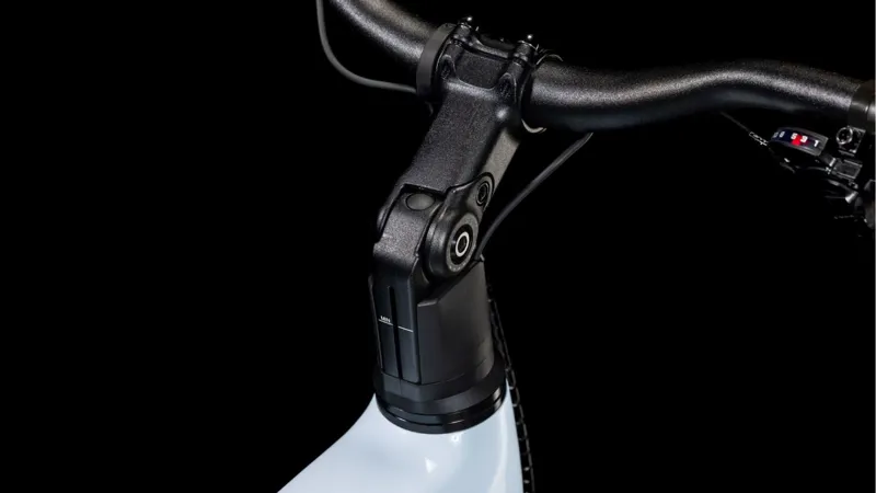 Cube Kathmandu Hybrid One 800 Hybrid Bike in Polar White/Black-4