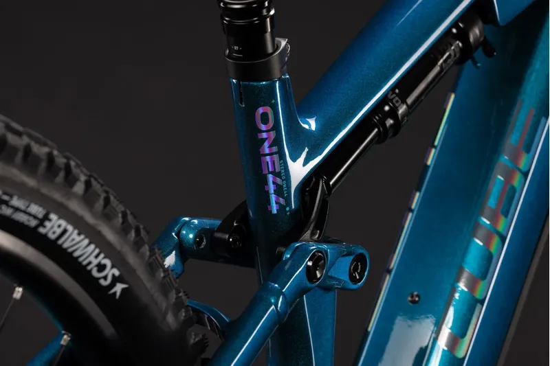CUBE STEREO HYBRID ONE44 HPC RACE 800 NEBULA/PRIZM-4