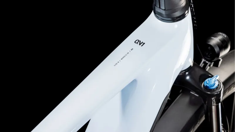 Cube Kathmandu Hybrid One 800 Hybrid Bike in Polar White/Black-5