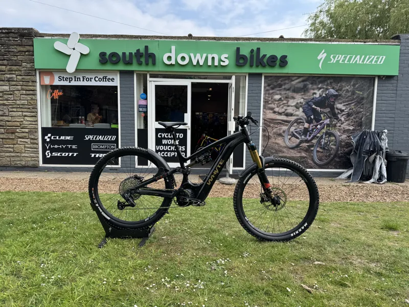 Pre Loved Upgraded E-160 RSX Black Large