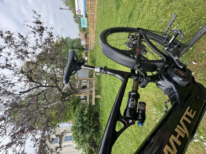 Pre Loved Upgraded E-160 RSX Black Large-5