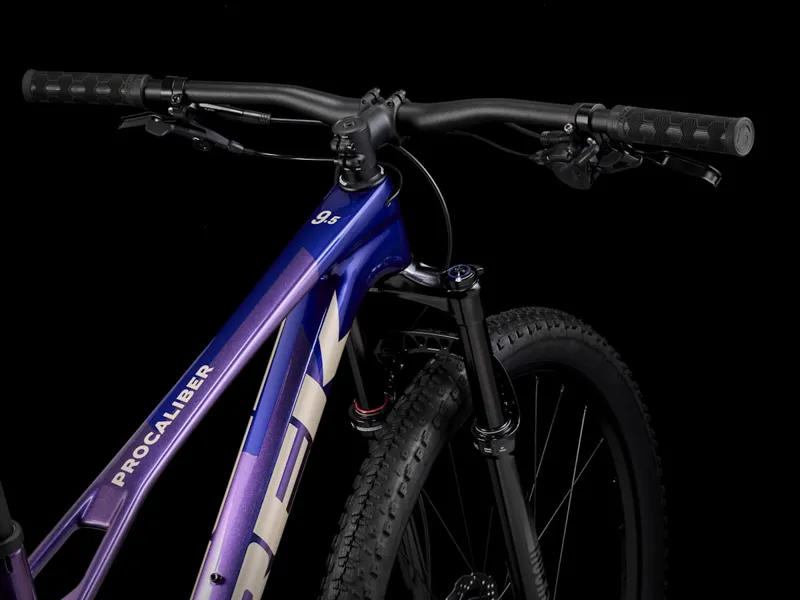 Trek Procaliber 9.5 Gen 3 XC Mountain Bike In Purple Flip/Hex Blue-5