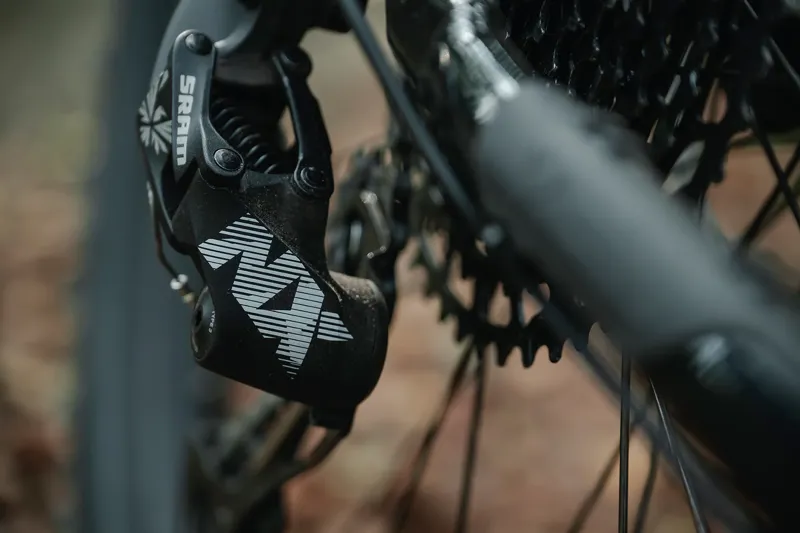 Whyte Bikes 629 Trail Mountain Bike in Silver/Black-10