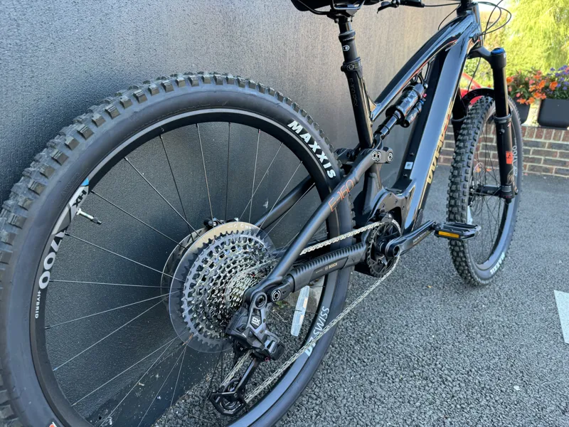 Whyte Bikes E-160 RSX Trail/Enduro E-mountain Bike in Black/Matt Black-5