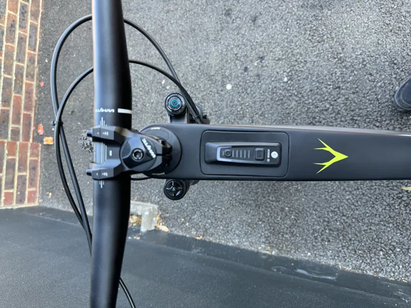 Whyte Bikes ELyte 150 RSX Trail/Enduro E-bike in Gloss Silver w/ UD Carbon-2