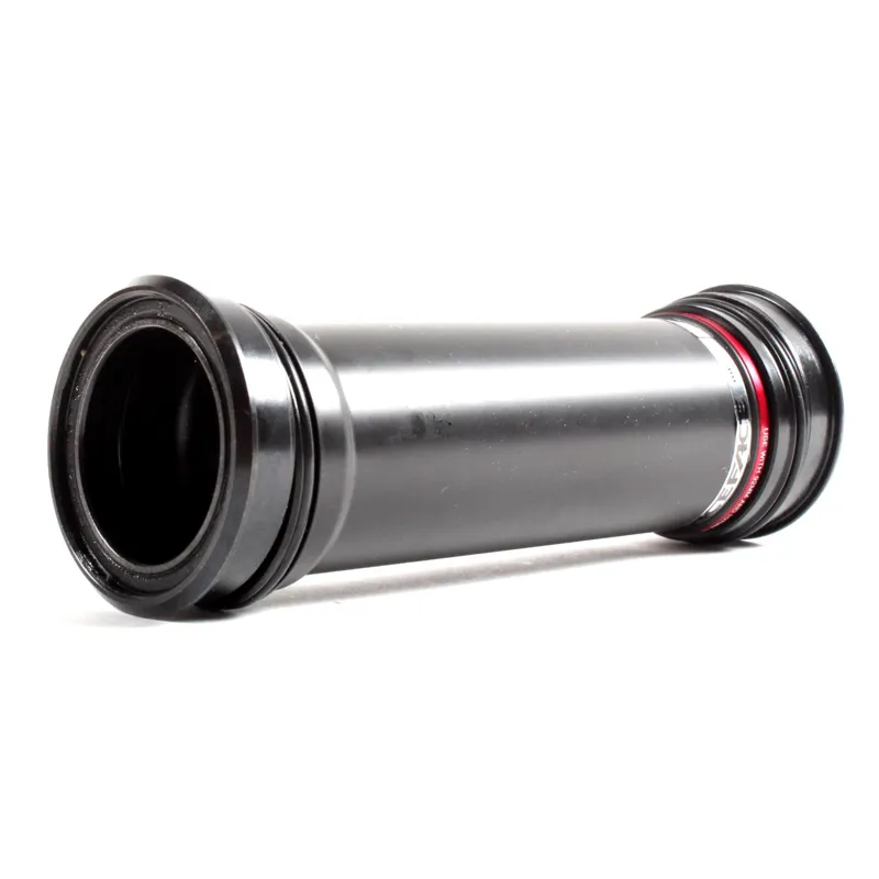 Race Face Cinch Bottom Bracket in Black-1