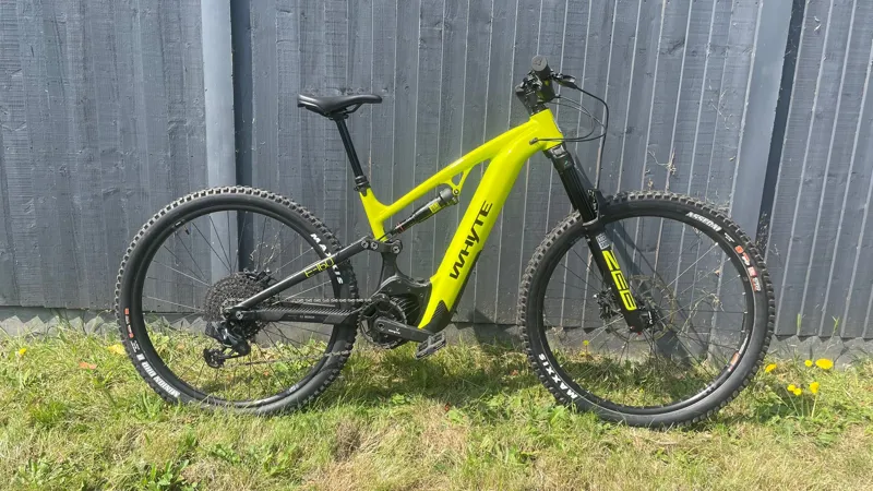 EX Demo 2024 E-160S Medium