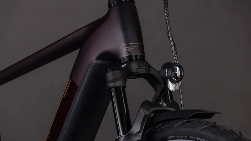 Cube Kathmandu Hybrid Comfort SLX 800 eHybrid Bike in Solareclipse/Gold-8