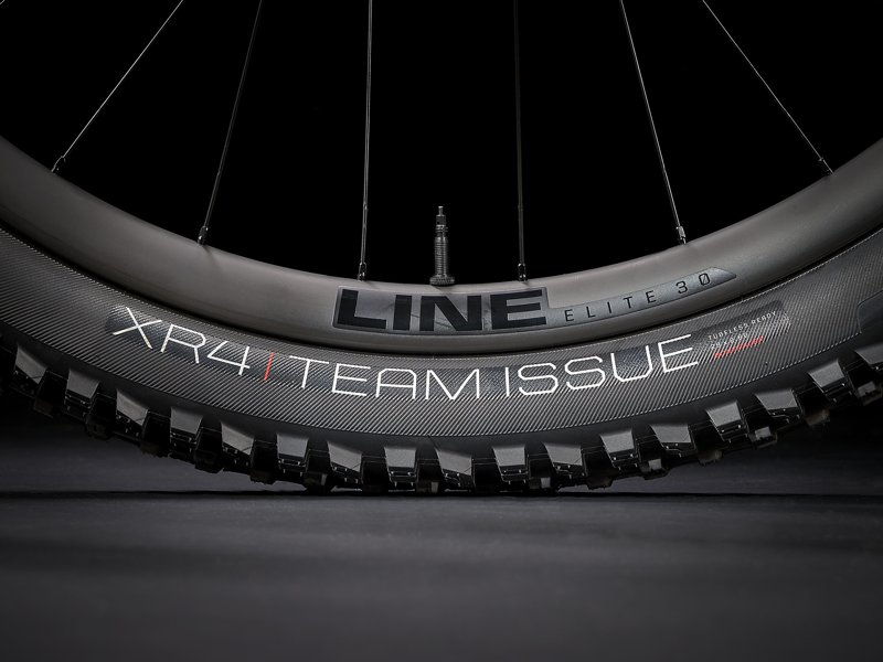 2022 Top Fuel 9.8 GX AXS XC Mountain Bike in Carbon Red Smoke/Black-10