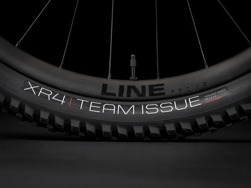 2022 Trek Top Fuel 9.9 XX1 AXS MTB in Carbon Red Smoke/Black-4